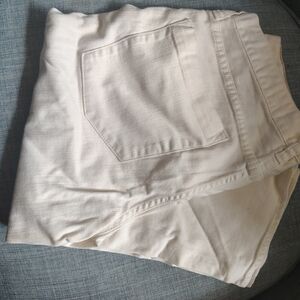 Women's White Cropped Jeans